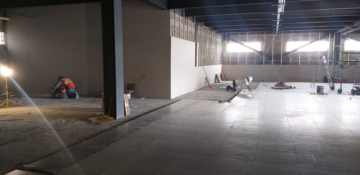 Centro de atención Uber durante la etapa de obra